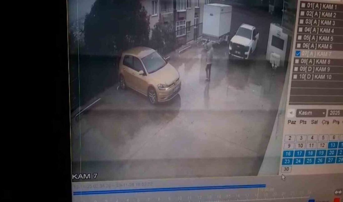 Bursa’nın Osmangazi ilçesinde, bir sürücü otoparktan çıkarken aracın kontrolünü kaybetti