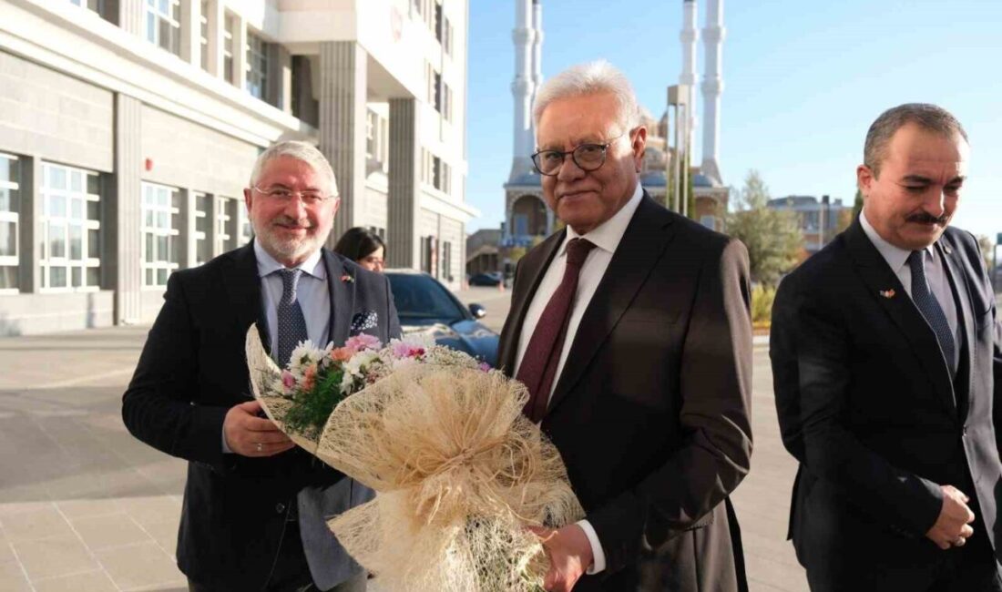 Pakistan Ankara Büyükelçisi Dr. Yousaf Junaid, Çorum Belediye Başkanı Dr.