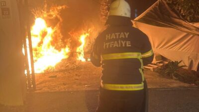 Hatay’ın Reyhanlı ilçesinde meydana gelen olayda, park halinde bulunan bir