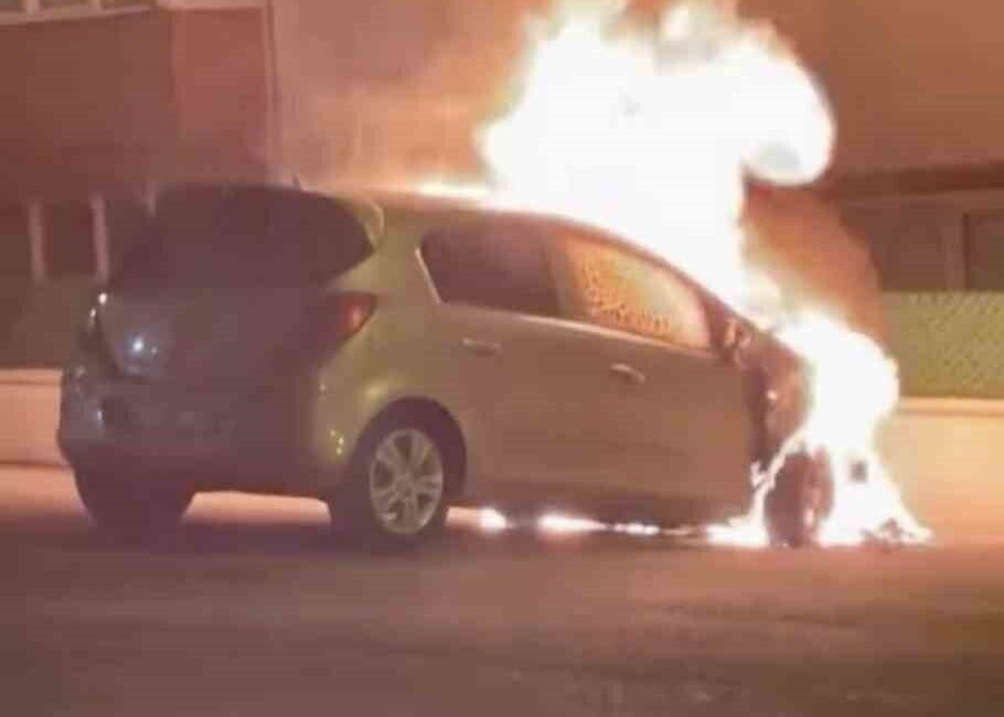 Karabük ilinde, 5000 Evler Cumhuriyet Mahallesi 39. Cadde üzerinde park