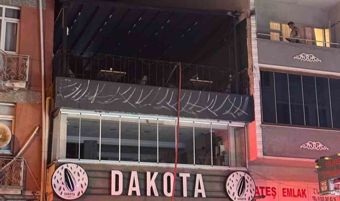 Bir kafenin üst katında meydana gelen pelet soba patlaması sonucu