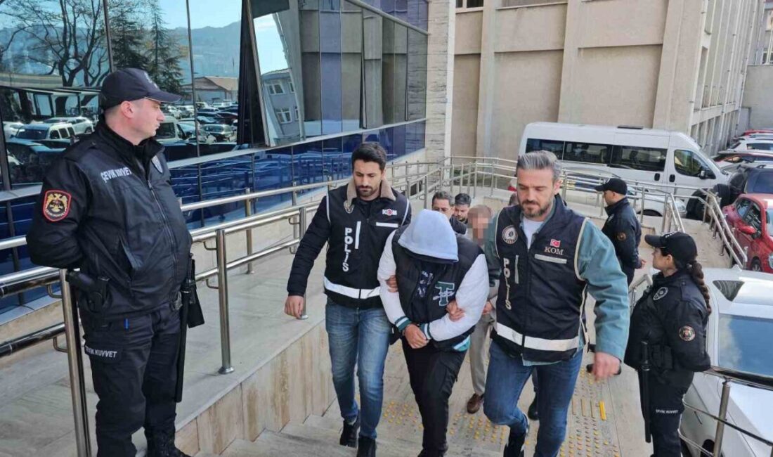 Zonguldak’ta polis ekipleri tarafından pos tefeciliği suçlamasıyla gözaltına alınan 3