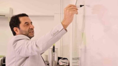 Türk bilim insanı Prof. Dr. Fahrettin Yakupanoğlu, bilimsel çalışmaların yalnızca