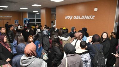 Pursaklar Belediyesi’nin düzenlediği Gençlik Kampı’na katılan 15-20 yaş arası genç