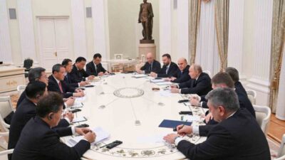 Rusya Devlet Başkanı Vladimir Putin, Çin Başbakanı Li Qiang ile