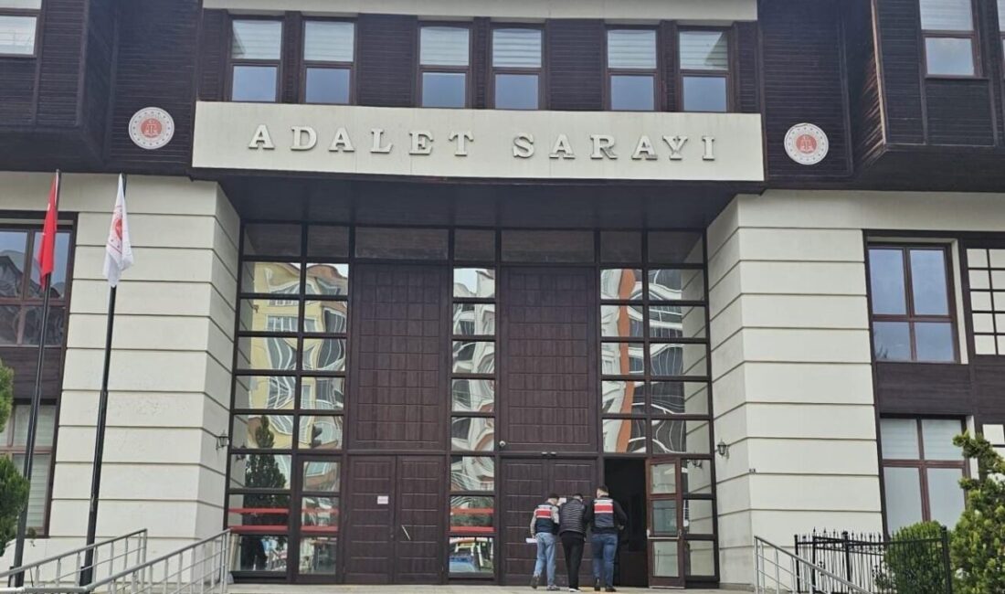 Rize İl Jandarma Komutanlığı ekipleri, operasyonlar kapsamında aranan kişileri yakalamak