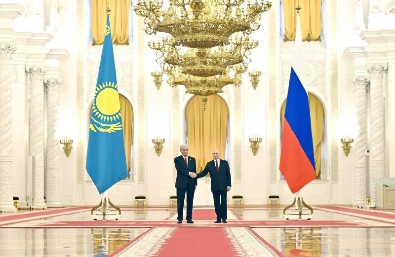 Kazakistan Cumhurbaşkanı Kasım Cömert Tokayev ve Rusya Devlet Başkanı Vladimir