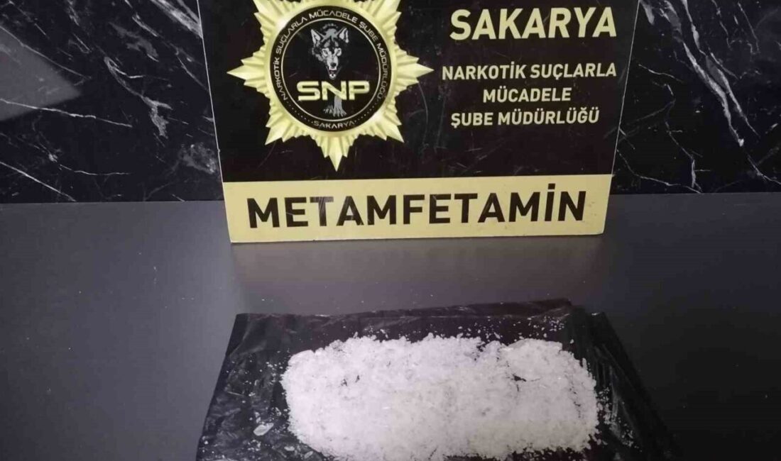 Sakarya’da polis ekiplerince Arifiye, Sapanca ve Serdivan ilçelerinde gerçekleştirilen uyuşturucu