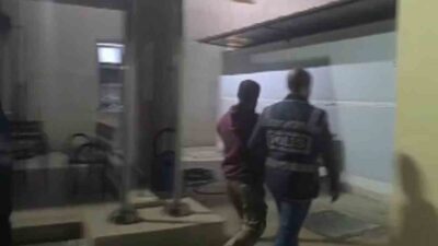 Hatay’ın Samandağ ilçesinde Emniyet Müdürlüğü ekipleri, aranan kişilerin yakalanmasına yönelik
