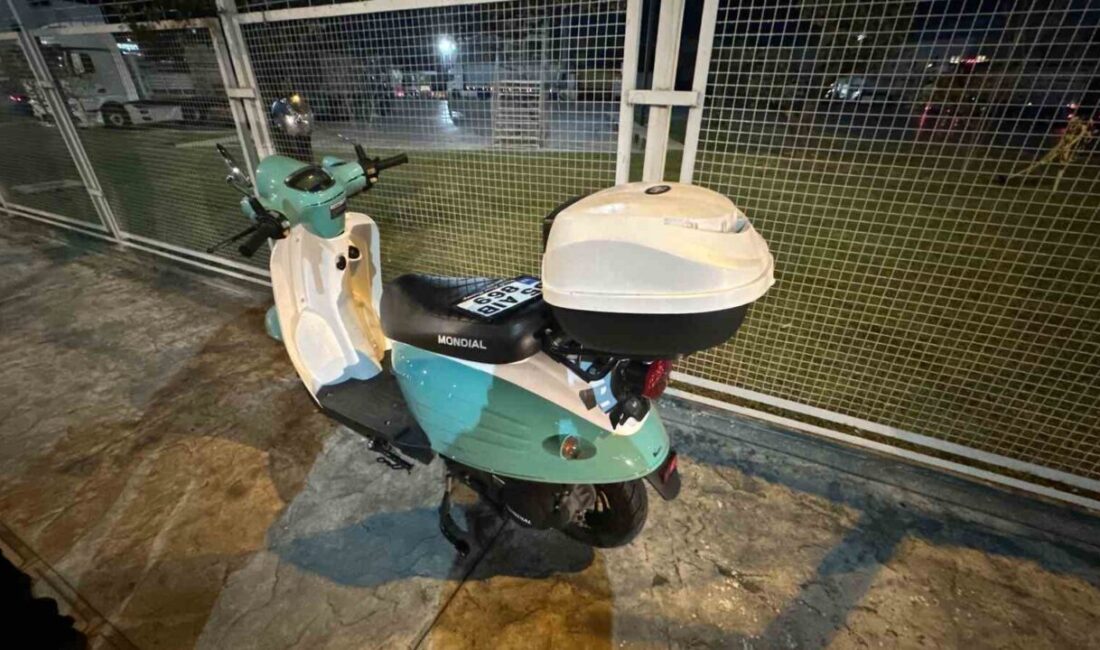 Samsun’un İlkadım ilçesinde bir kadın sürücünün motosikletiyle seyir halindeyken devrildiği