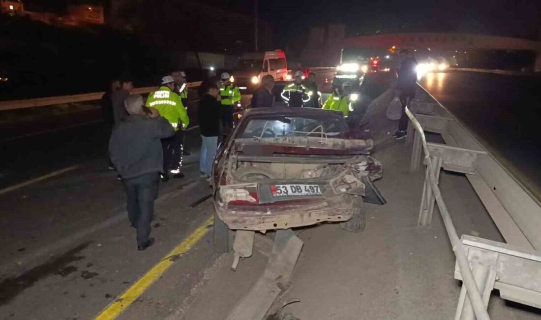 Şanlıurfa’nın Eyyübiye ilçesinde meydana gelen zincirleme trafik kazasında 4 aracın