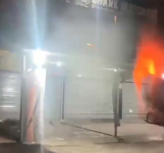 İzmir’in Buca ilçesinde, ticari işletmelere silah ve patlayıcı maddeyle saldıran