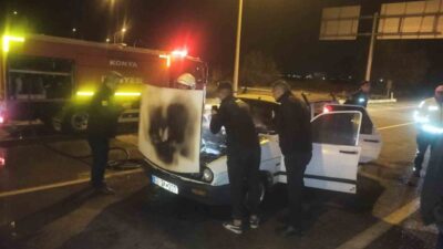 Seydişehir ilçesindeki bir olayda, kırmızı ışıkta bekleyen bir araçta yangın