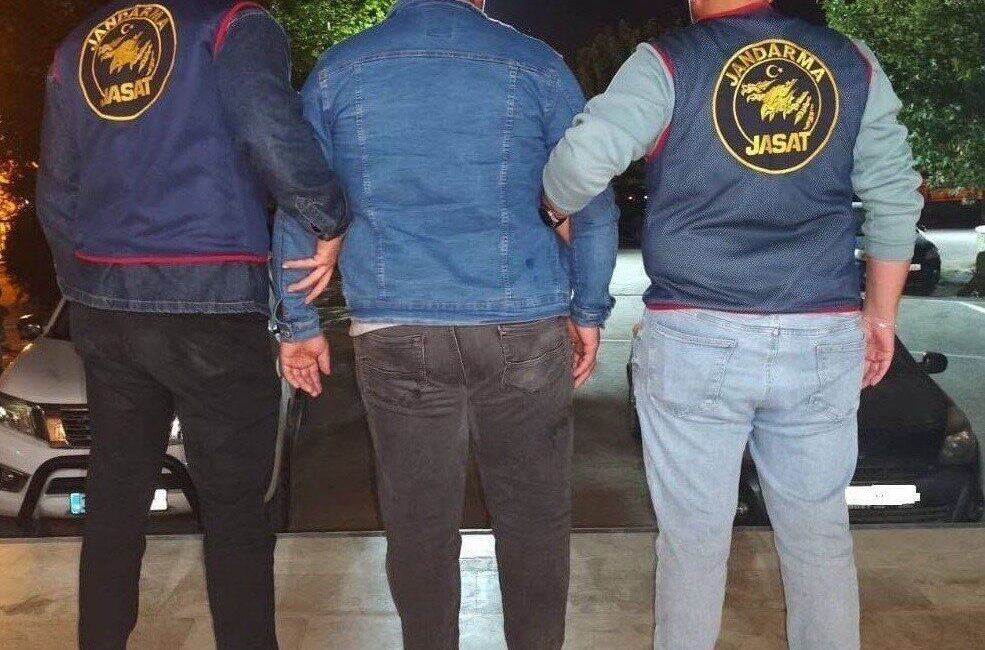Mersin’in Mut ilçesinde ehliyet sınavına usulsüzlük yapmaya çalışan bir kişi,