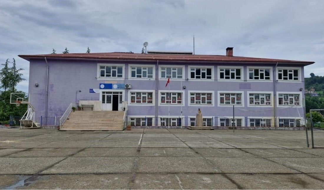 Trabzon’un Of ilçesinde, 13 yaşındaki bir ortaokul öğrencisi, ders sırasında