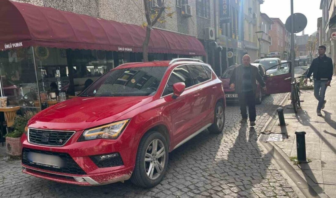 Eskişehir’de, İstiklal Mahallesi Esenler Sokak’ta yaşanan olayda bir sürücü, aracını