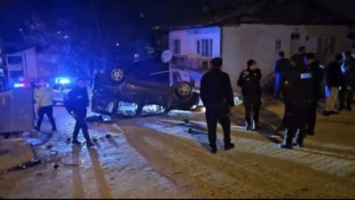 Tokat’ta 5 kişinin yaralandığı hafif ticari aracın takla attığı bir