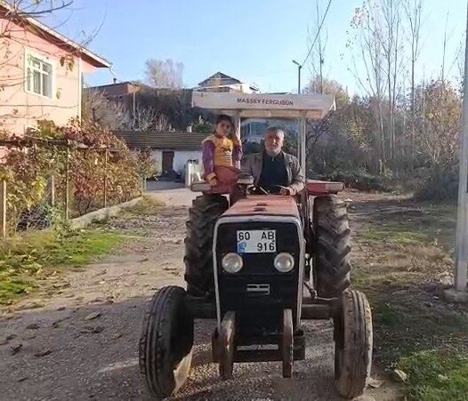 Tokatlı bir çiftçi, İstanbul Boğaz Köprüsü’nden ücretsiz geçtiği iddiasıyla traktörünün