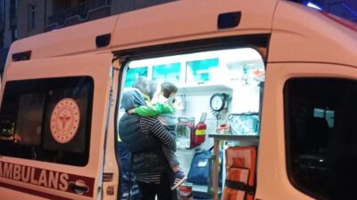 Tavşanlı ilçesinde meydana gelen trafik kazasında, bir motosikletin yayalara çarpması