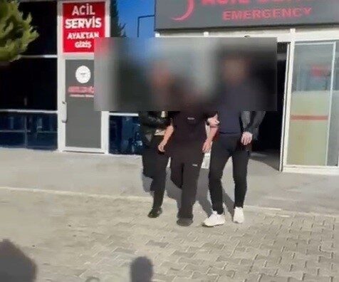 Tekirdağ’da bir kişi, sosyal medya üzerinden yaptığı canlı yayında Kur’an-ı