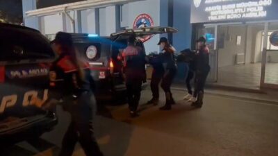Ankara’da sabit yol uygulamasında polisten kaçan ticari araç yakalandı, araçta