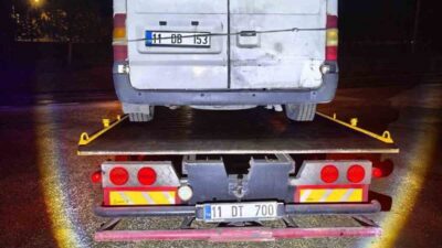Bilecik’te Jandarma ekipleri, Söğüt-Bozüyük kara yolunda gerçekleştirdikleri trafik kontrolü sırasında