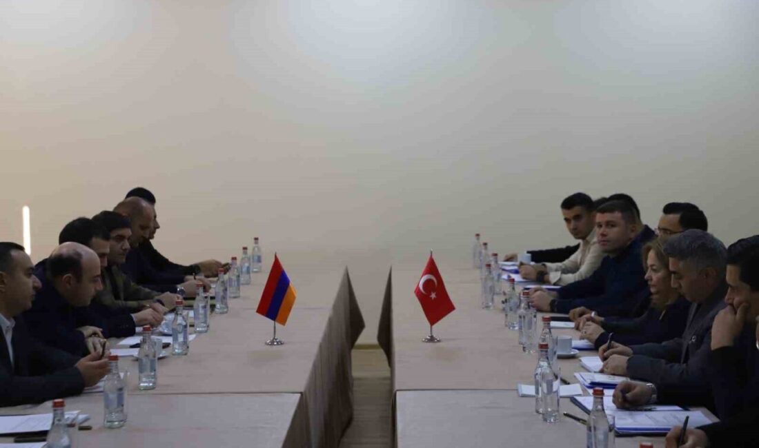 Dışişleri Bakanlığı, Türkiye ile Ermenistan arasında Kars-Gümrü demiryolu hattının restore
