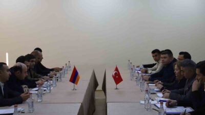 Dışişleri Bakanlığı, Türkiye ile Ermenistan arasında Kars-Gümrü demiryolu hattının restore