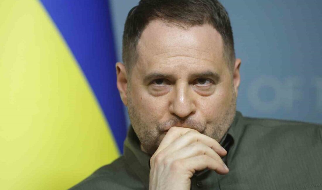 Ukrayna Devlet Başkanı Vladimir Zelenskiy, ülkesindeki geniş çaplı yolsuzlukla mücadeleye