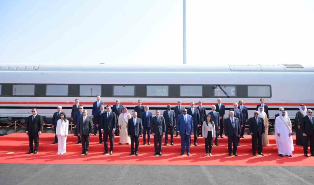 Ulaştırma ve Altyapı Bakanı Abdulkadir Uraloğlu, Mısır’da, TransMEA 2025 Orta