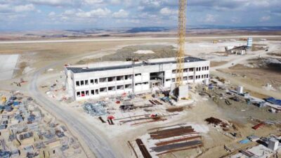 Yozgat’ın ulaşım altyapısını güçlendirecek olan Yozgat Havalimanı inşaatında çalışmalar devam