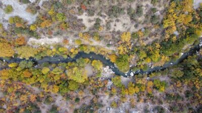 Yozgat’ın Aydıncık ilçesinde yer alan Kazankaya Kanyonu, sonbaharın birbirinden güzel