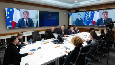 Ukrayna Devlet Başkanı Zelenskiy, Rusya’nın Ukrayna’ya yönelik saldırısının devam ettiğini