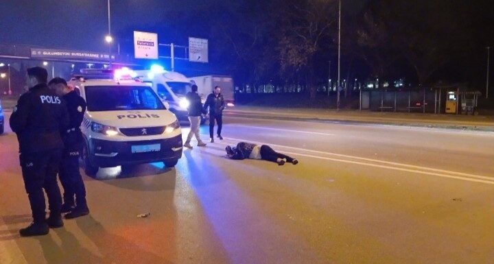 Bir kişi, Bursa’da 100 metre uzaklıktaki üst geçidi kullanmayarak ana