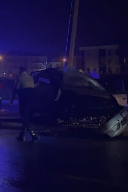 Adapazarı ilçesinde meydana gelen trafik kazasında, 23 yaşındaki bir genç,