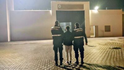 Adıyaman’ın Kahta ilçesinde uyuşturucu ticareti suçundan aranan ve hakkında 25