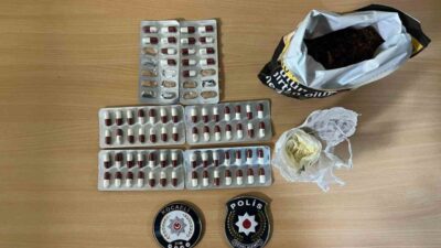 Kocaeli İzmit ilçesinde polis ekipleri, 3 kişinin üstünde gerçekleştirdikleri aramada