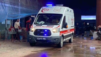 Kocaeli’nin İzmit ilçesinde bir işçi, çalışma sırasında dengesini kaybederek 3