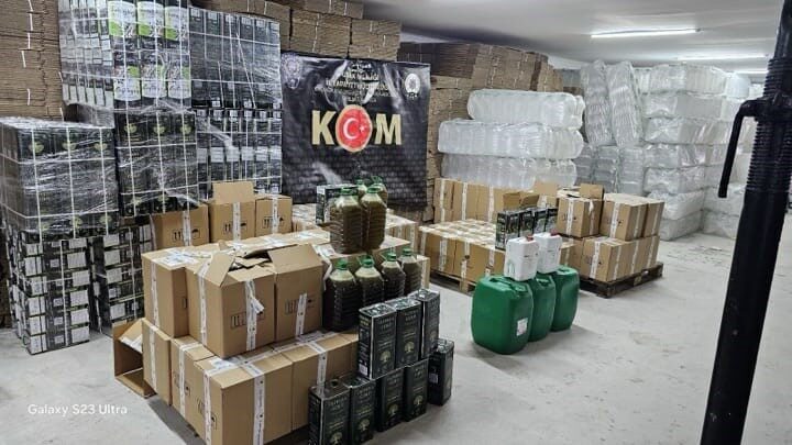 Uşak’ta, sahte zeytinyağı üreten ve piyasaya gerçek zeytinyağı olarak satan