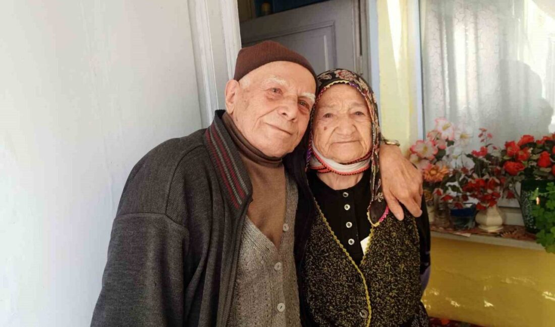 Bursa’nın Keles ilçesinde, 93 yaşındaki Saffet Cansal ve eşi duygusal