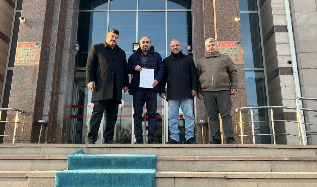 Anahtar Parti Yerköy İlçe Başkanlığı görevine seçilen Alperen Gül, mazbatasını