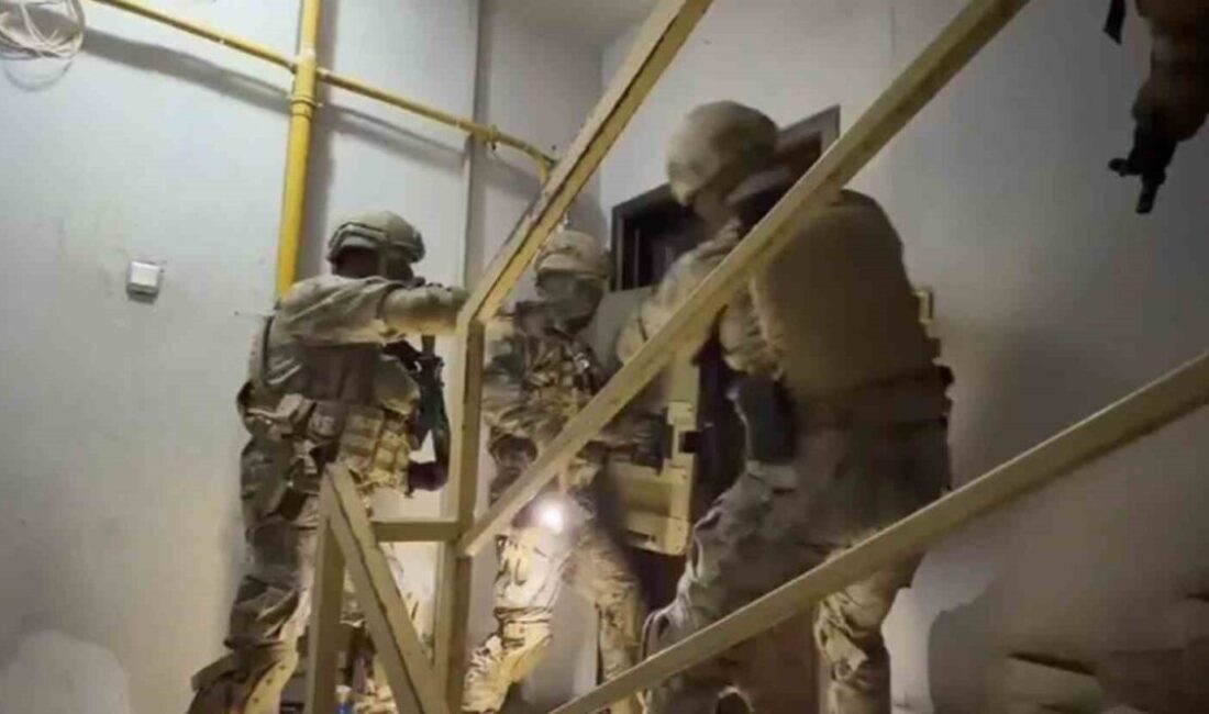 Sakarya’nın Karasu ilçesinde, jandarma ekipleri tarafından yakalanan bir şüpheli, 60