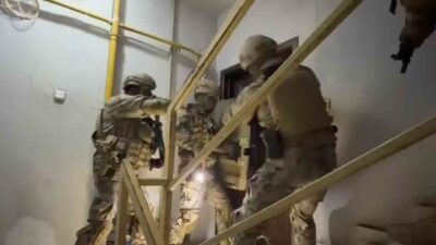 Sakarya’nın Karasu ilçesinde, jandarma ekipleri tarafından yakalanan bir şüpheli, 60