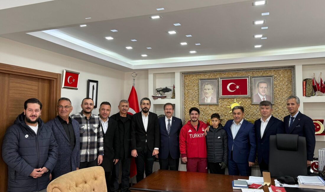 Dünya Halter Türkiye Şampiyonu Muhammed Furkan Özbek, AK Parti Yozgat