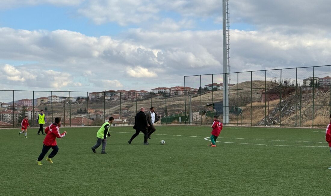 Çiçekdağı Belediye Başkanı Hasan Hakanoğlu, yerel liglerde mücadele eden Çiçekdağı