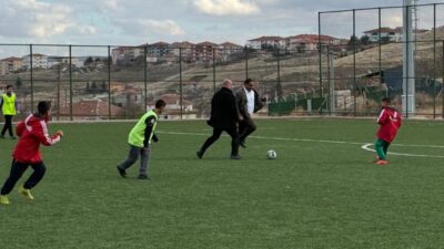 Çiçekdağı Belediye Başkanı Hasan Hakanoğlu, yerel liglerde mücadele eden Çiçekdağı