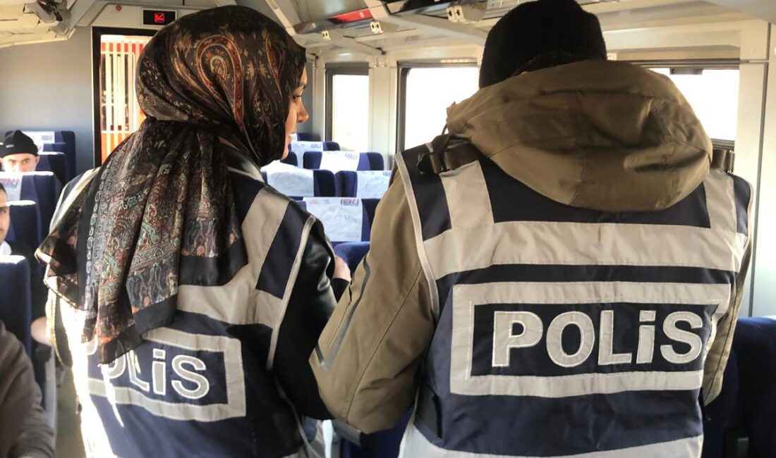 Yerköy’den geçen Güney Ekspres treninde yolculara yönelik güvenlik uygulaması gerçekleştirildi.