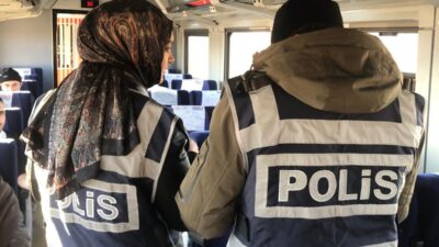 Yerköy’den geçen Güney Ekspres treninde yolculara yönelik güvenlik uygulaması gerçekleştirildi.