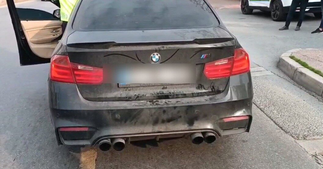 Mersin’de, abartılı egzoz kullanan 44 araç sürücüsü ile drift yaparken