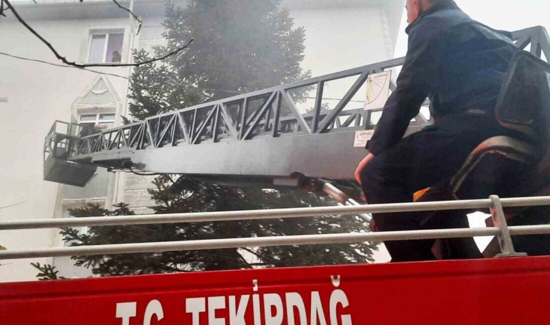 Muratlı ilçesinde bulunan bir apartmanda 5. katta unutulan açık tüp,